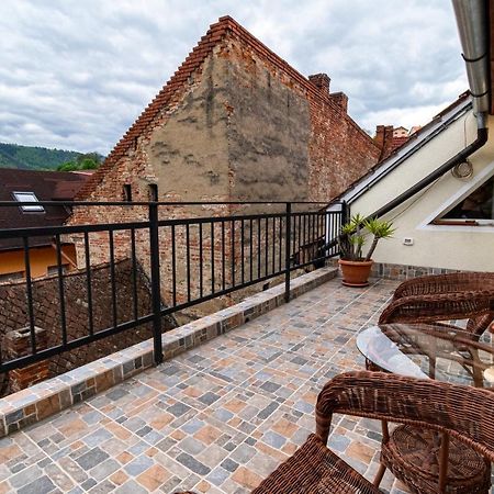 Residence 48 Beautiful Building Within Moments From The Old Town Of Braşov Extérieur photo