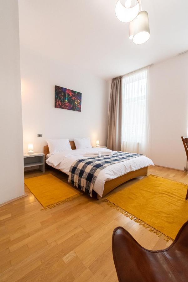 Residence 48 Beautiful Building Within Moments From The Old Town Of Braşov Extérieur photo