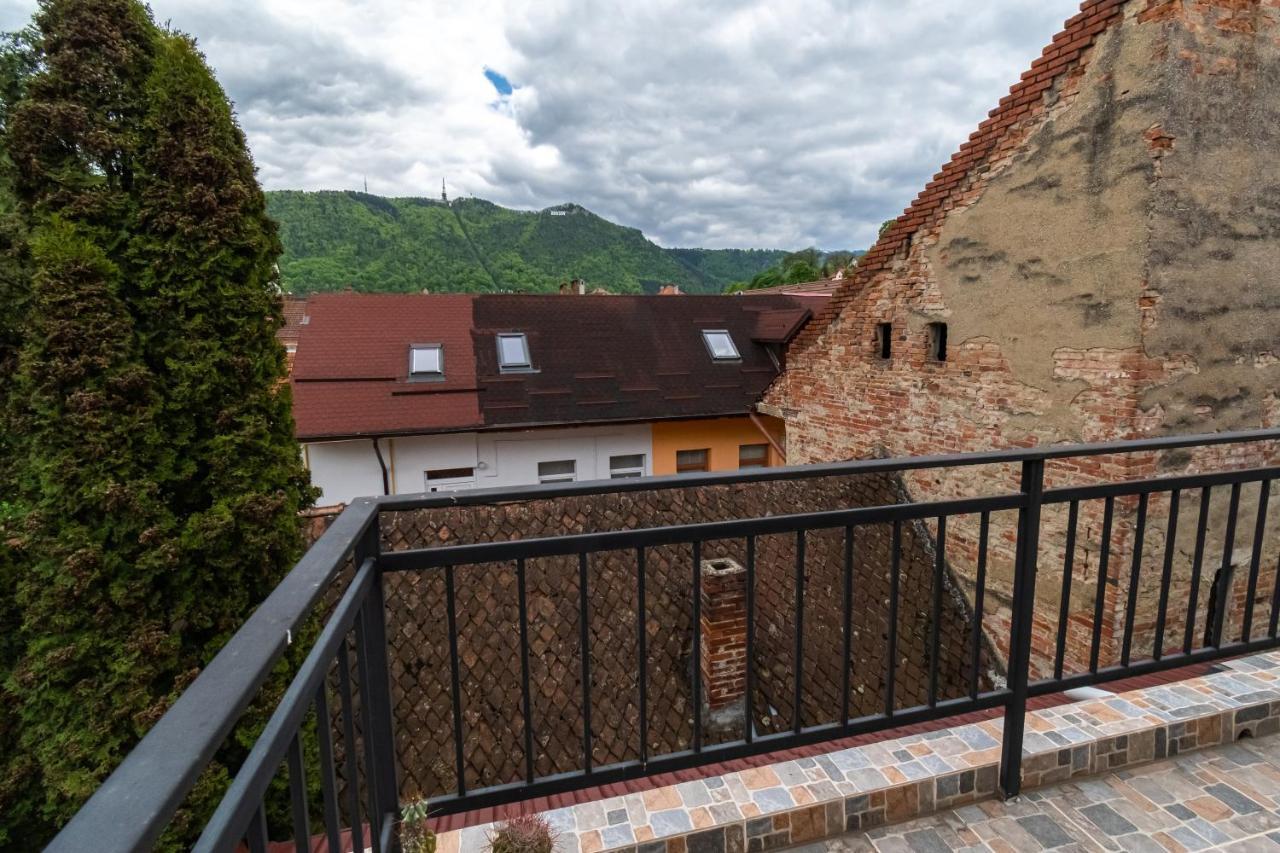 Residence 48 Beautiful Building Within Moments From The Old Town Of Braşov Extérieur photo