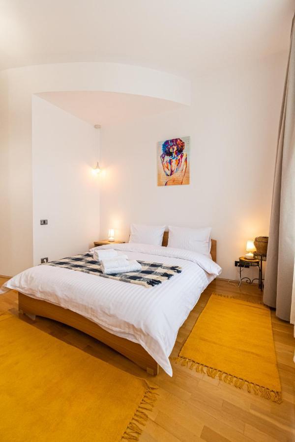 Residence 48 Beautiful Building Within Moments From The Old Town Of Braşov Extérieur photo