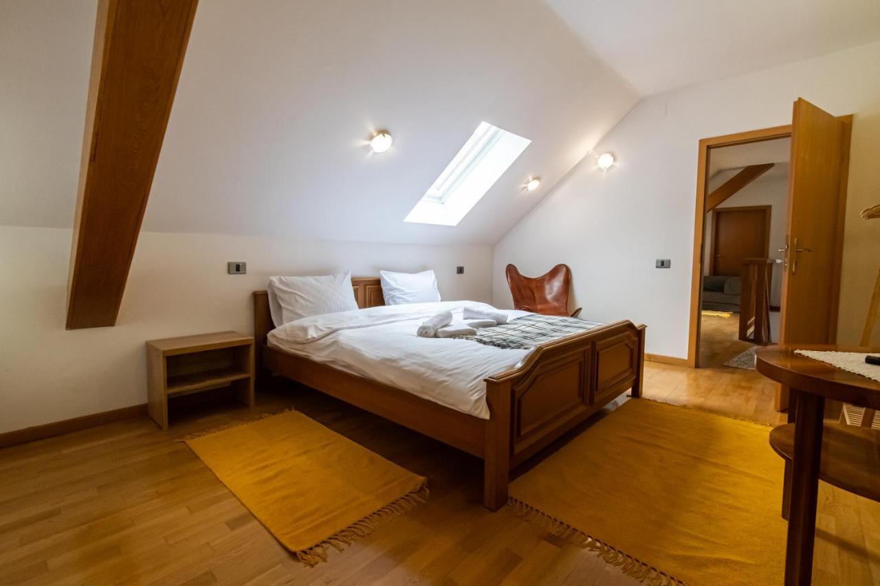 Residence 48 Beautiful Building Within Moments From The Old Town Of Braşov Extérieur photo