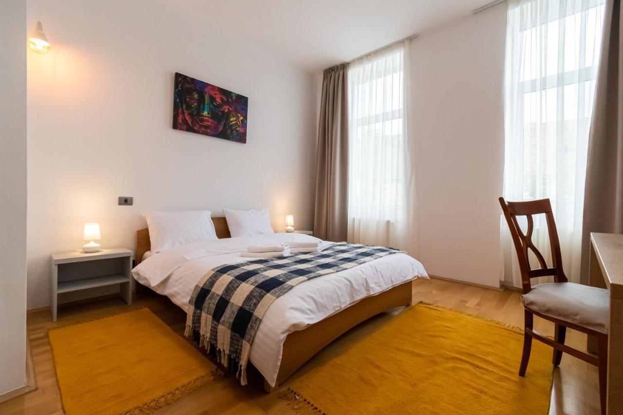 Residence 48 Beautiful Building Within Moments From The Old Town Of Braşov Extérieur photo