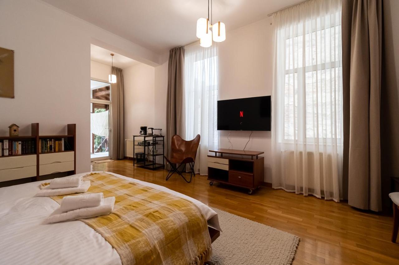 Residence 48 Beautiful Building Within Moments From The Old Town Of Braşov Extérieur photo