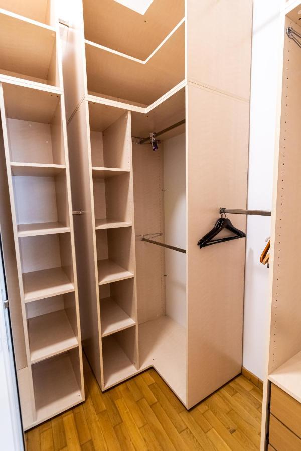 Residence 48 Beautiful Building Within Moments From The Old Town Of Braşov Extérieur photo