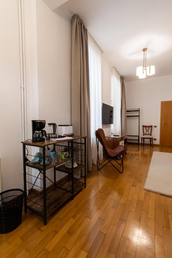 Residence 48 Beautiful Building Within Moments From The Old Town Of Braşov Extérieur photo