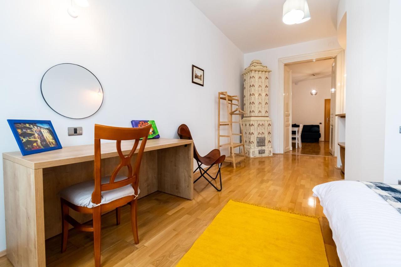Residence 48 Beautiful Building Within Moments From The Old Town Of Braşov Extérieur photo
