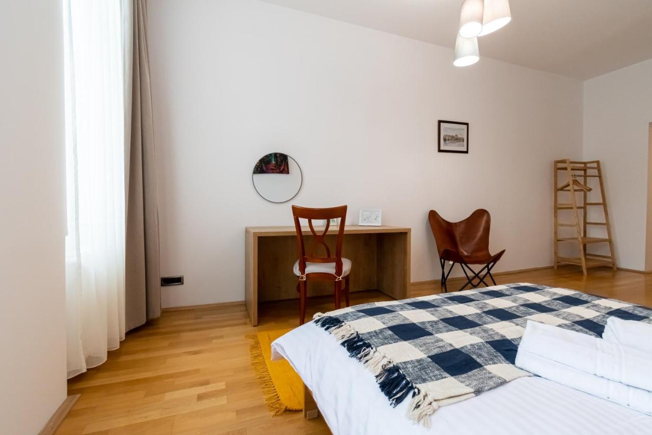 Residence 48 Beautiful Building Within Moments From The Old Town Of Braşov Extérieur photo