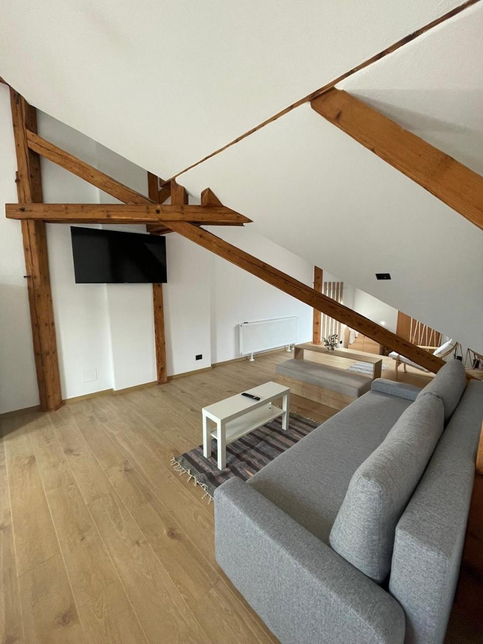 Residence 48 Beautiful Building Within Moments From The Old Town Of Braşov Extérieur photo